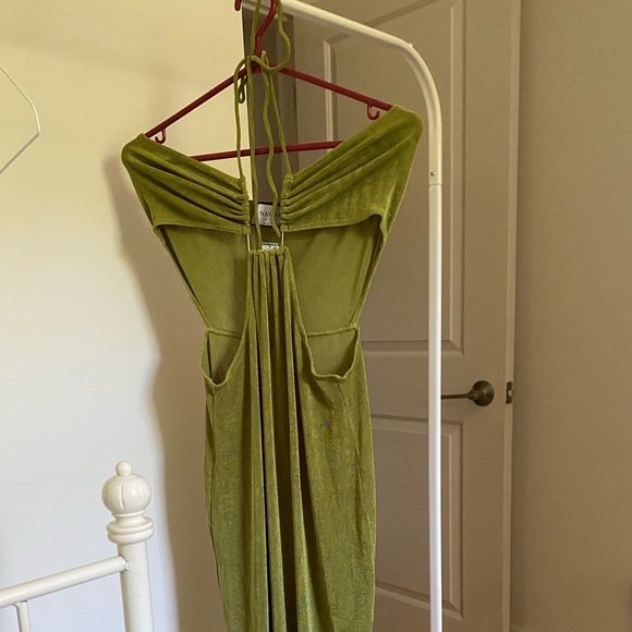 Square Neckline Halter Dress - Picture 5 of 9